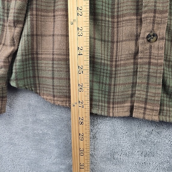 HUK Performance Flannel Shirt Mens Small Brown Green Plaid Fishing Soft - Picture 7 of 9